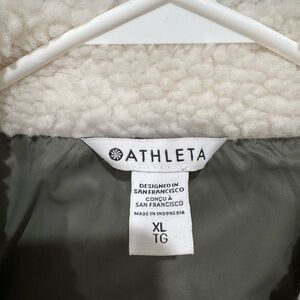 Athleta Women's Cream and Gray Teddy Jacket